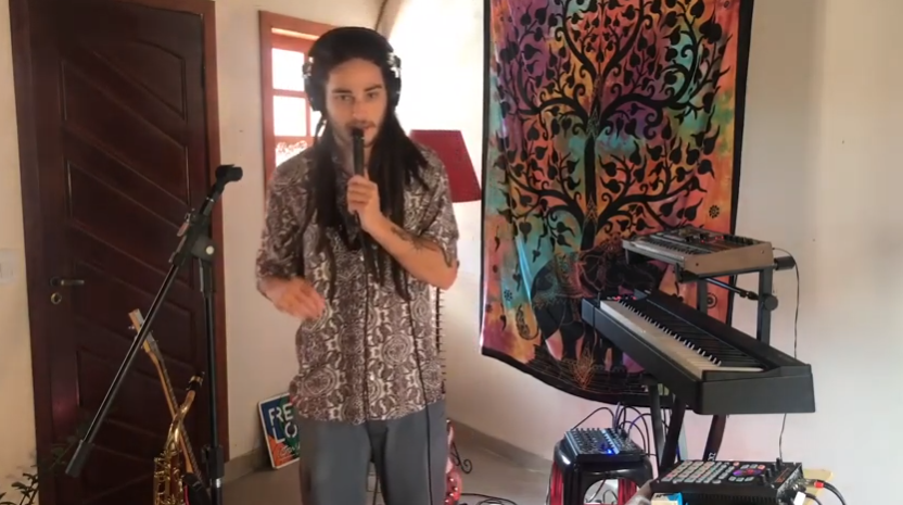 Como tocar 9 instrumentos ao mesmo tempo - Conheça a técnica de Looping